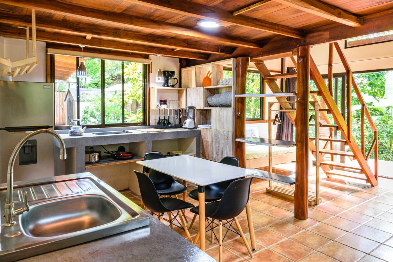 Funky Monkey Lodge Playa Santa Teresa  Ngoại thất bức ảnh