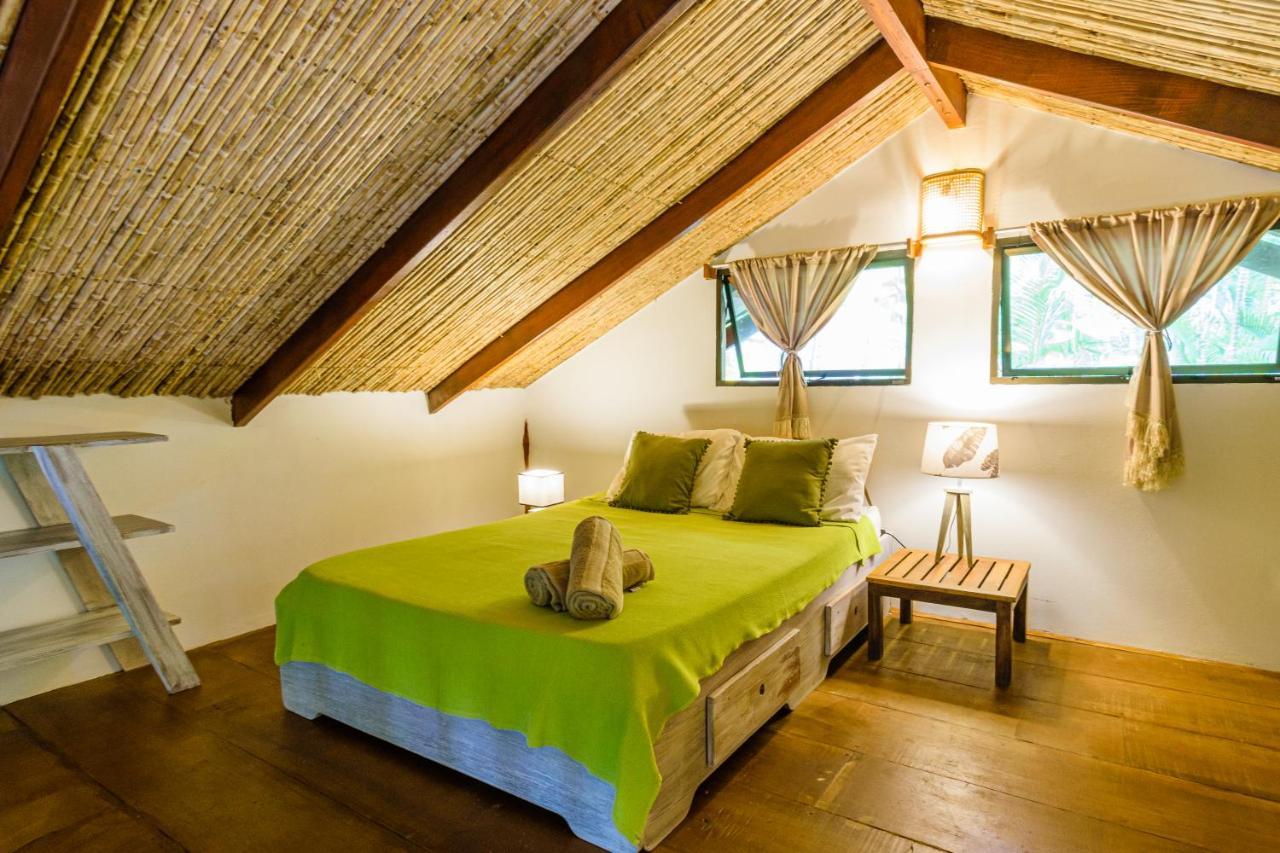 Funky Monkey Lodge Playa Santa Teresa  Ngoại thất bức ảnh