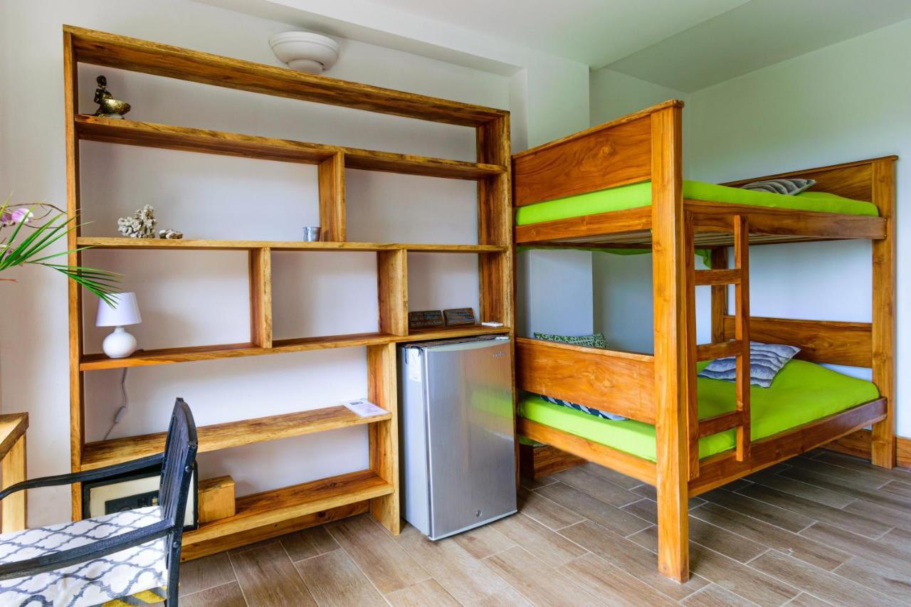 Funky Monkey Lodge Playa Santa Teresa  Ngoại thất bức ảnh