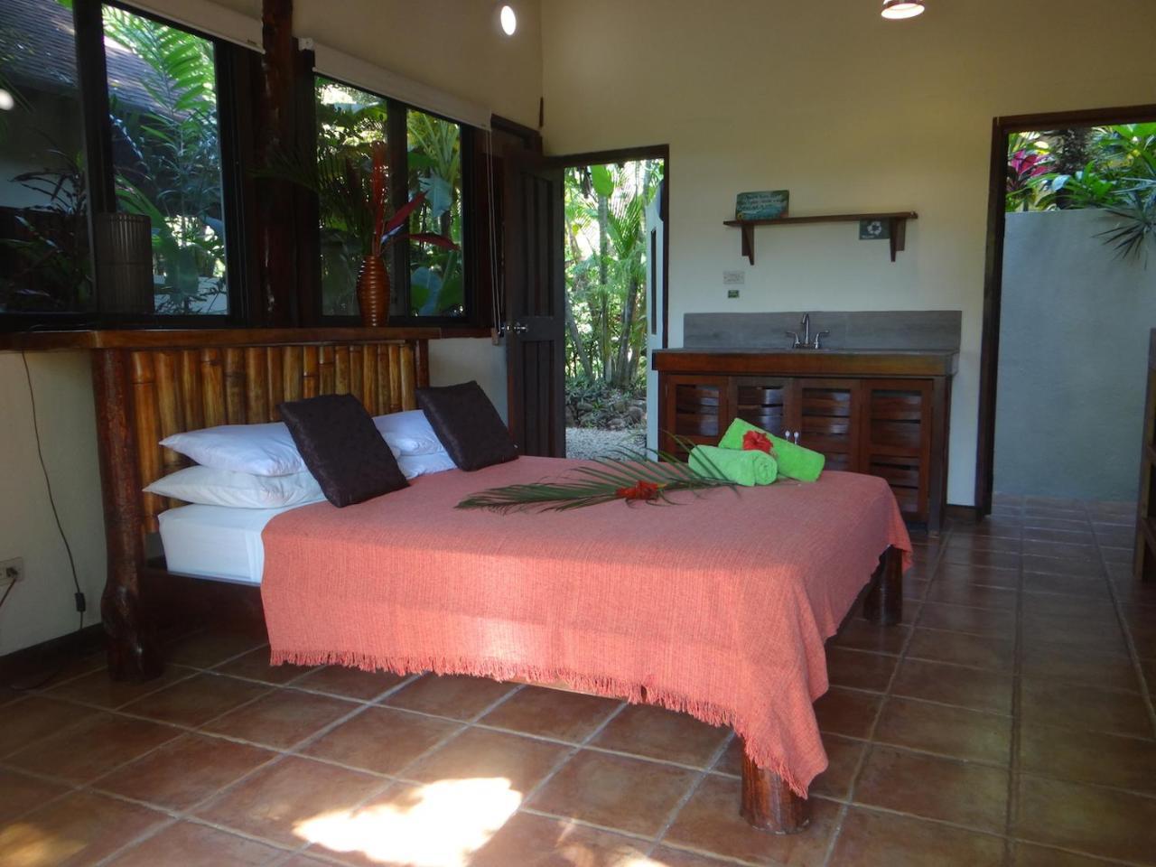 Funky Monkey Lodge Playa Santa Teresa  Ngoại thất bức ảnh