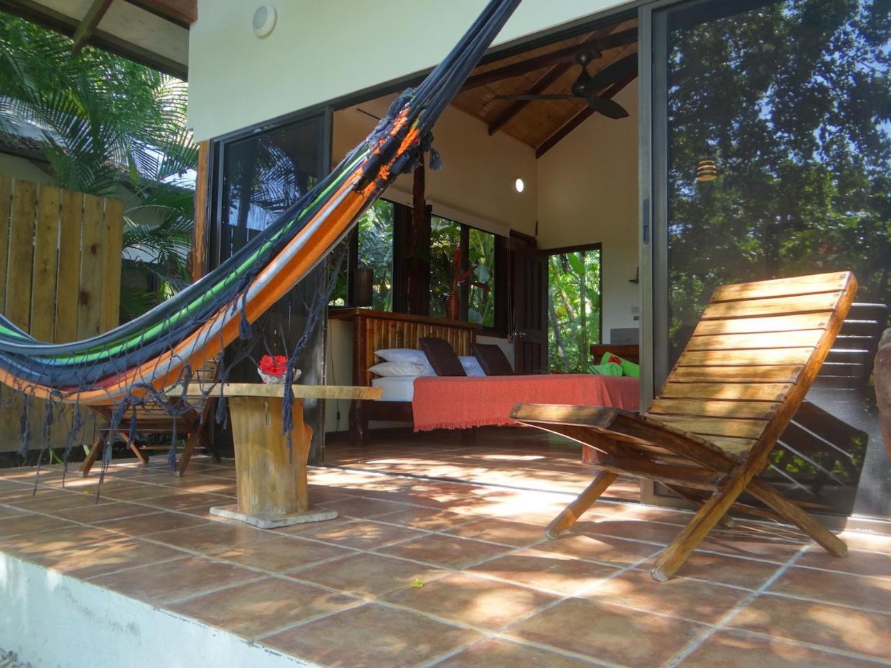Funky Monkey Lodge Playa Santa Teresa  Ngoại thất bức ảnh